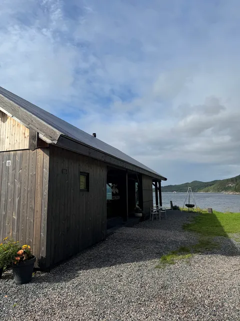 Tustna Charging Station