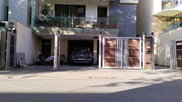 Under My Roof Premium Apartment