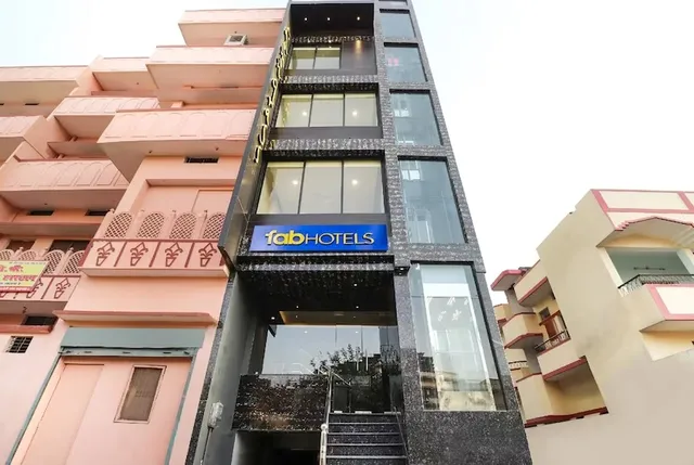 FabHotel Lemon Grass - Hotel in Chausatthi Ghat, Varanasi