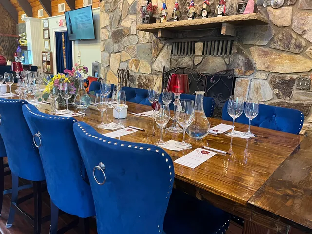 End Posts at JOLO WINERY