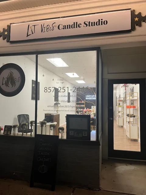 Lit Vibes Candle Studio