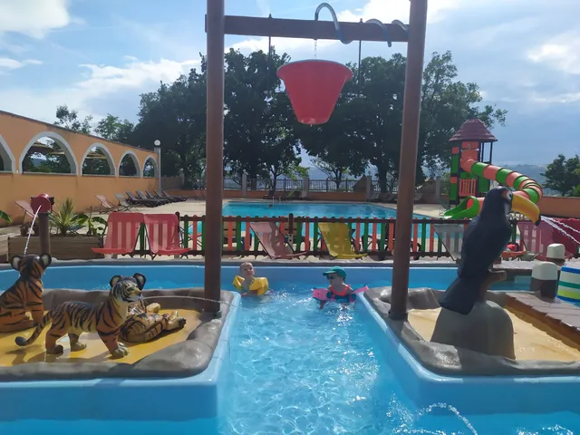 Camping Château de Senaud