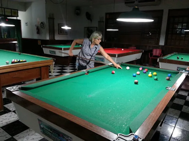 Bola 8 Snooker Bar