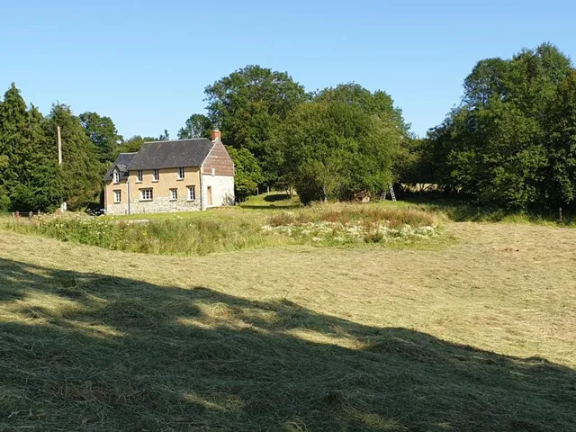 La fermette - chambre d'hôtes dans environnement calme et arboré