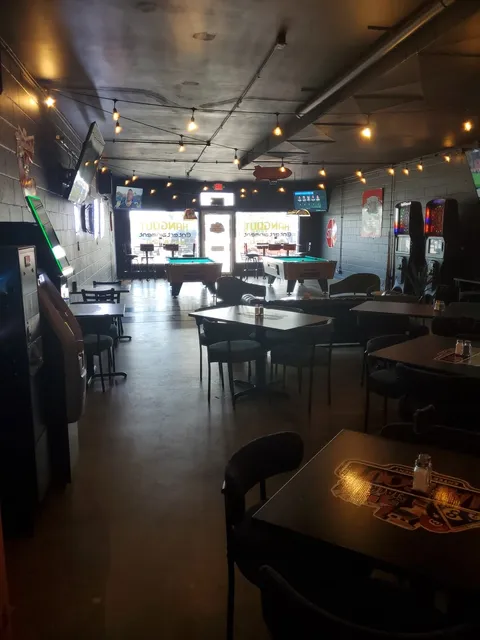 Hangout Entertainment Bar & Grill
