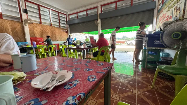 ร้านส้มตำเจ๊นิ_ดงน้ำไหลป๊ะ