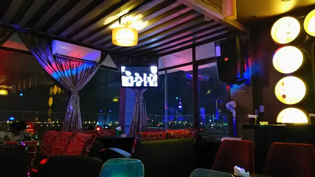 Nhà Hàng C-rooftop