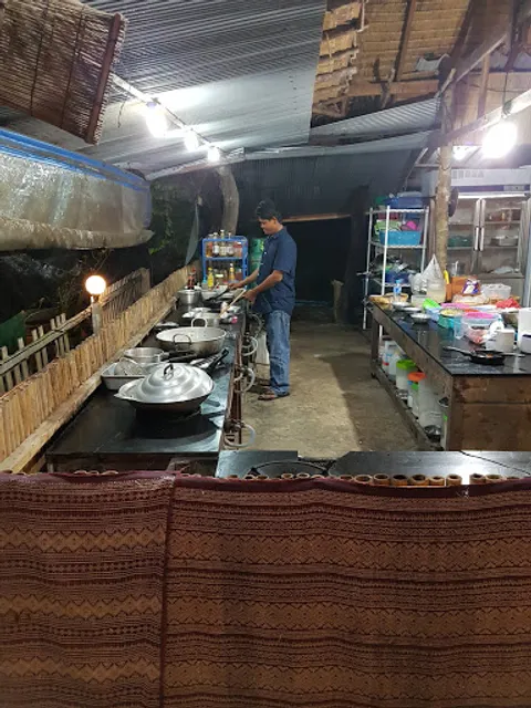 Roithai Restaurant & Cooking Classes