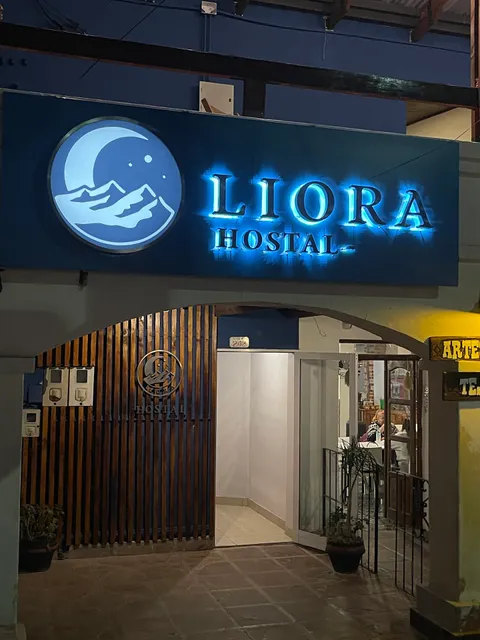 LIORA Hostal