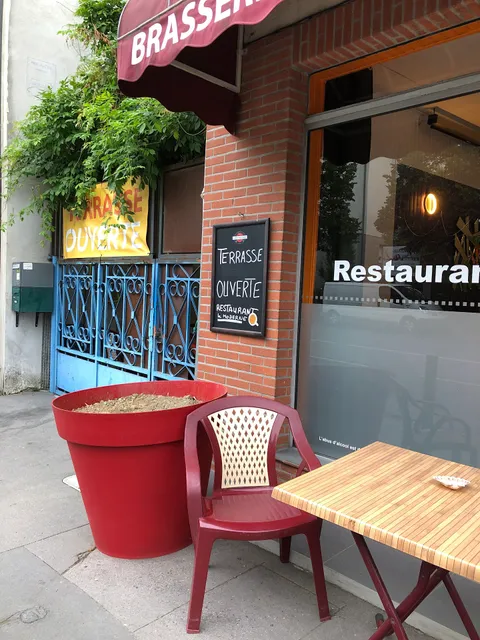 Le Moderne Bar - Restaurant