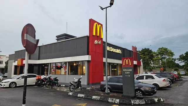McDonald's Kulai DT
