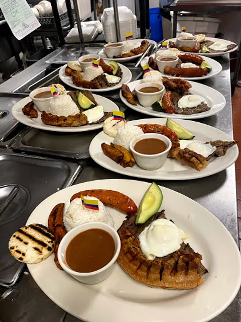 Mi Carreta Restaurant & Bakery