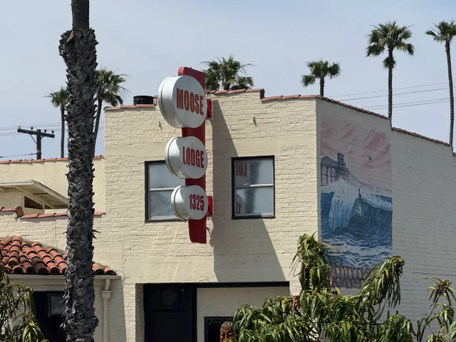 The Moose - Oceanside Lodge 1325