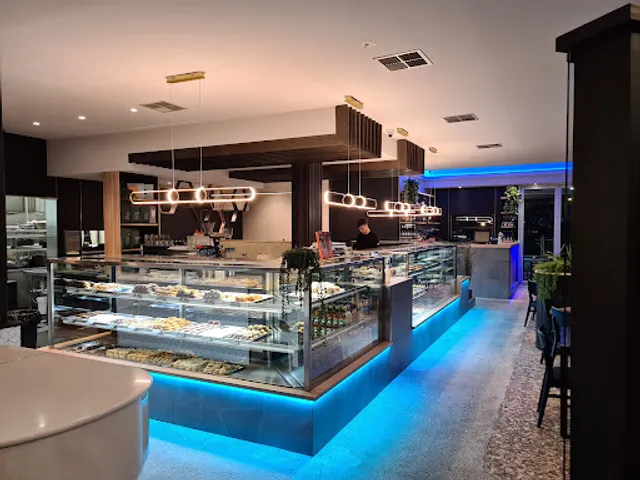 Melissa Cakes Cafe Bar.