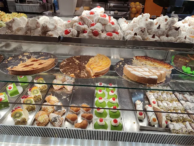 Isola delle Rose - Bar, Gelateria