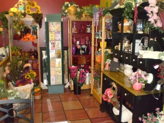 Flower Essence Flower & Gift Shop : Easton PA Florist
