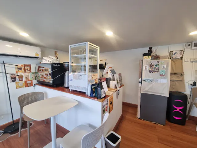 White Vibes Coffee @Skywalk kanchanaburi