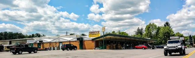 Leighty's Farm Market & Flower World Greenhouse