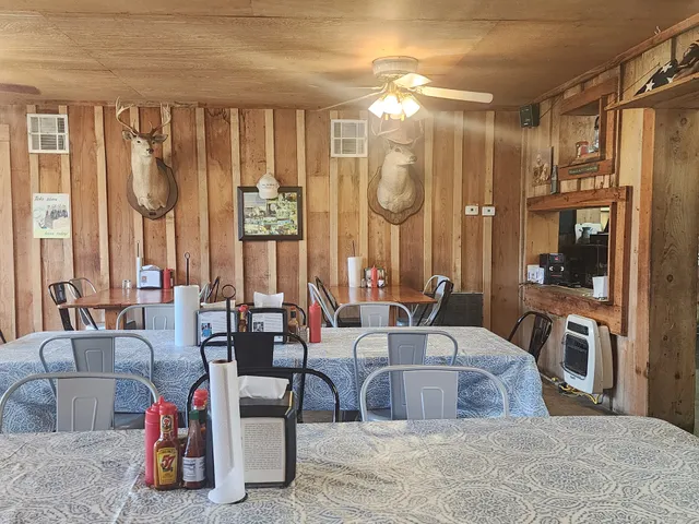 Dodson Roadside Cafe & Creamery - Operated by Louisiana Adult & Teen Challenge