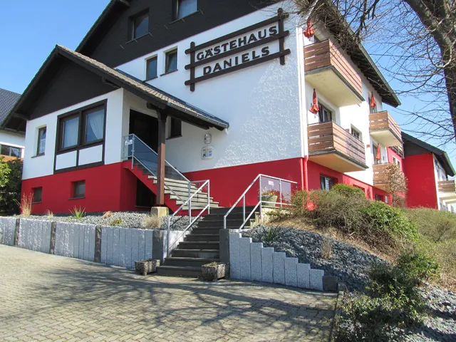 l-gut Race Hotel zur Burg Nürburg