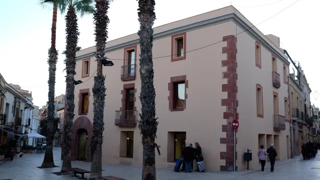 Espai Jove La Casa Gran - Un equipamento para los jóvenes