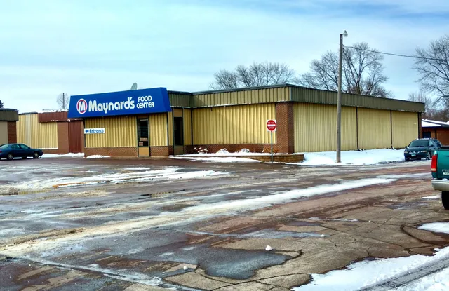 Maynard's Food Center of Mountain Lake