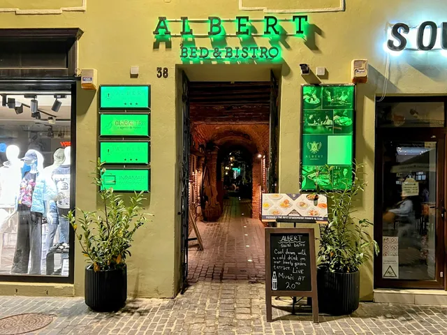 Albert Social Bistro