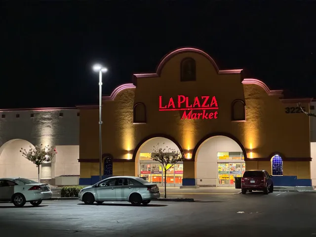 La Plaza Market