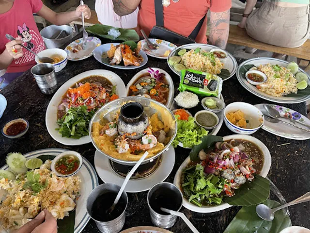 คนละขวด Thai Cuisine