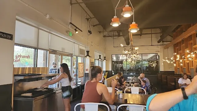 Modern Market Eatery - Arboretum