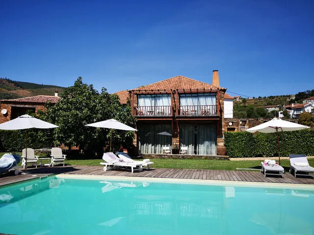 Casa de Baixo - Petit Hotel