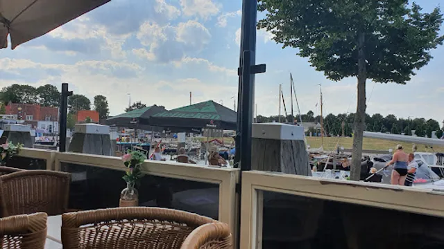 Jokkebrok aan de haven