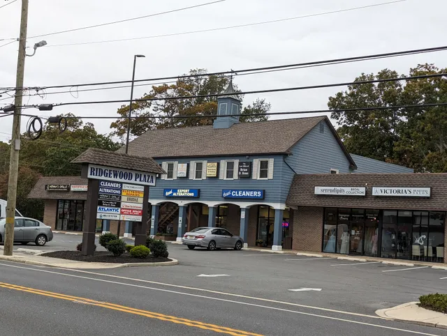Ridgewood Plaza