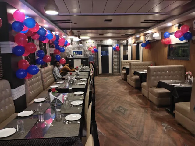 New midtowan restaurant