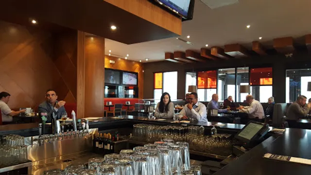 Moxies Kingsway Restaurant