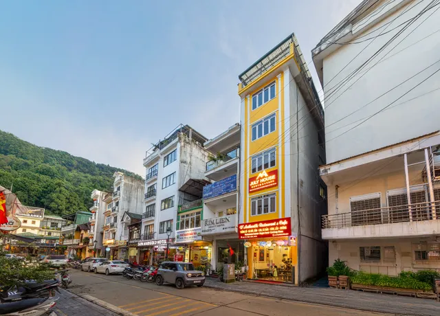 July Hotel Central Sapa - Khách Sạn Tháng Bảy Trung Tâm Sapa