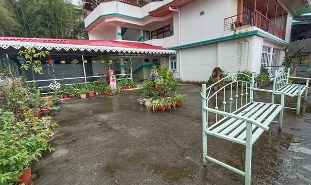 FabHotel Maitreya - Hotel Near MG Market, Gangtok
