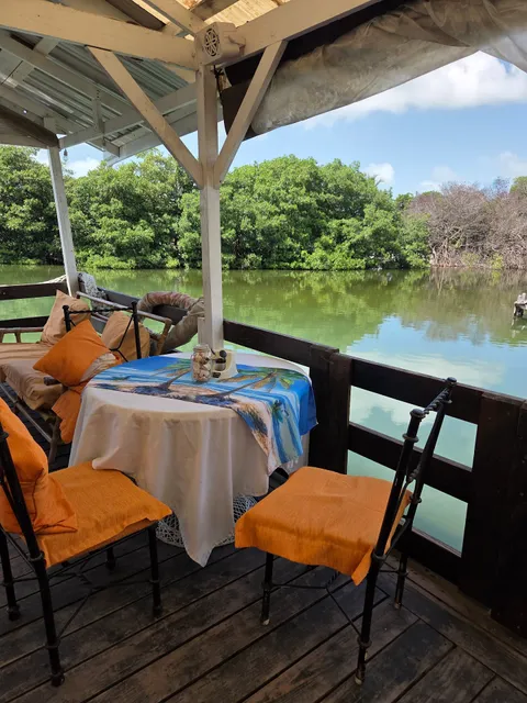 The Hut Barge Bar & Grill