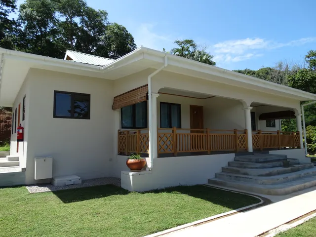 Anse Soleil Beachcomber Hotel