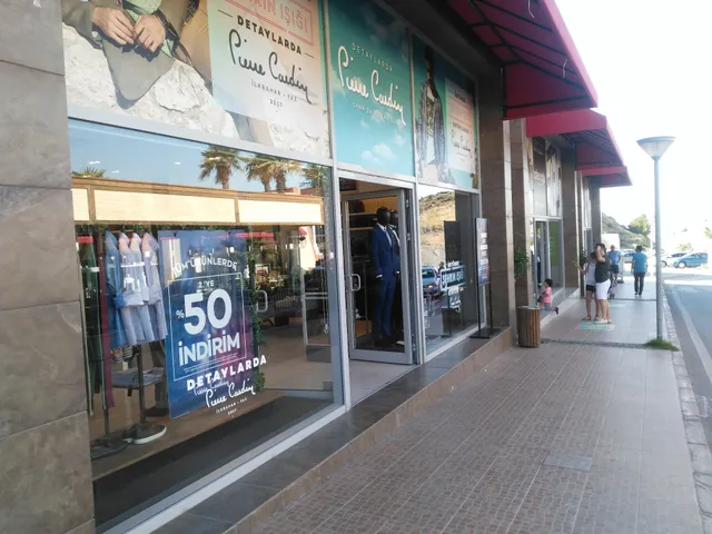 Pierre Cardin Outlet