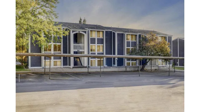 The Pointe at Northridge