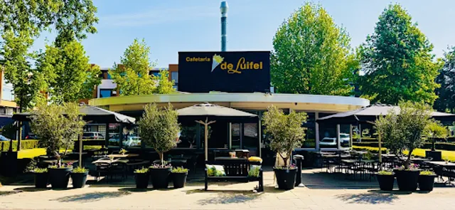 Cafetaria De Luifel in Best