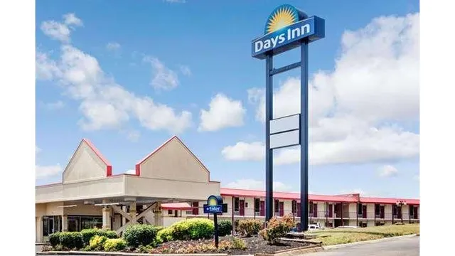 Days Inn by Wyndham Knoxville West