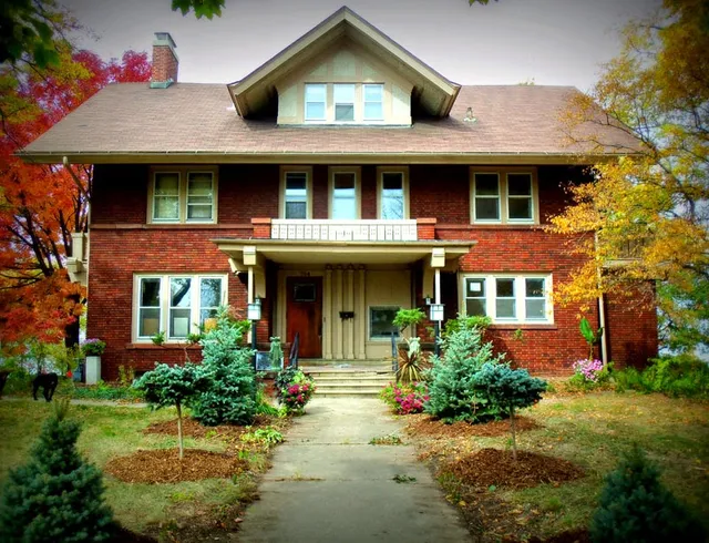 Mendota Lake House B&B