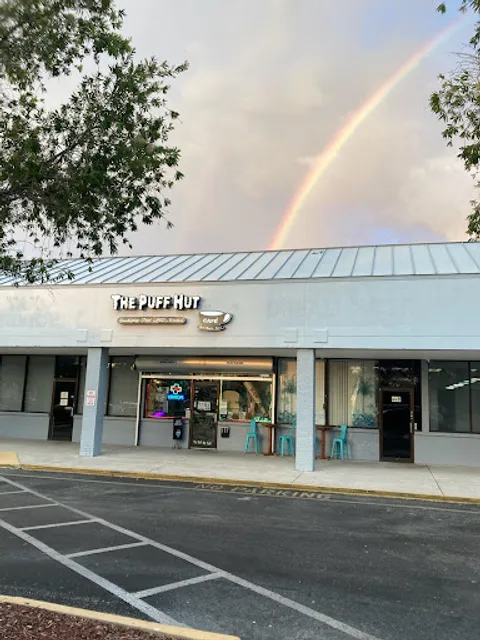 The Puff Hut Café