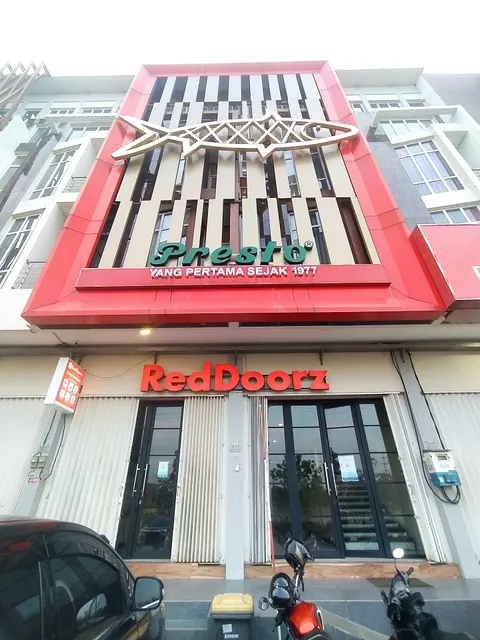 Reddoorz Plus @ Madukoro Raya Semarang
