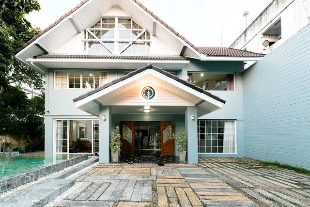 Comfy Boutique House