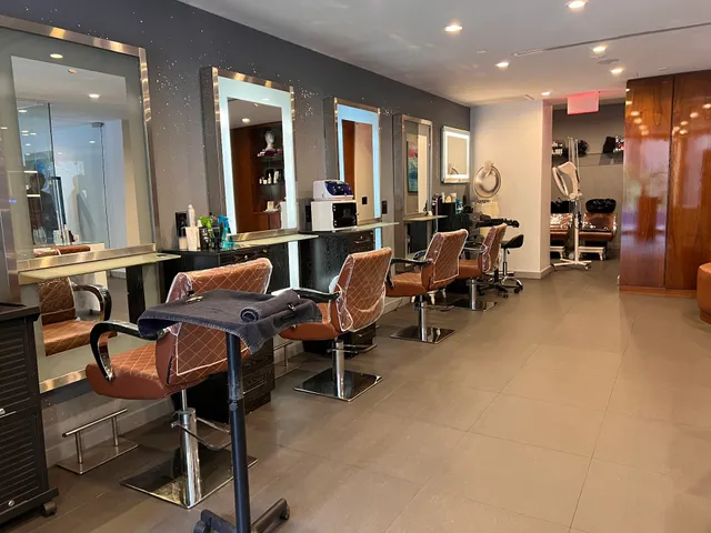 Mia Wagner Salon