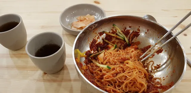 백년 가야 밀면