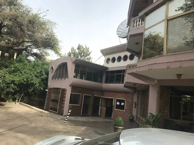 Adama Makonnen Hotel